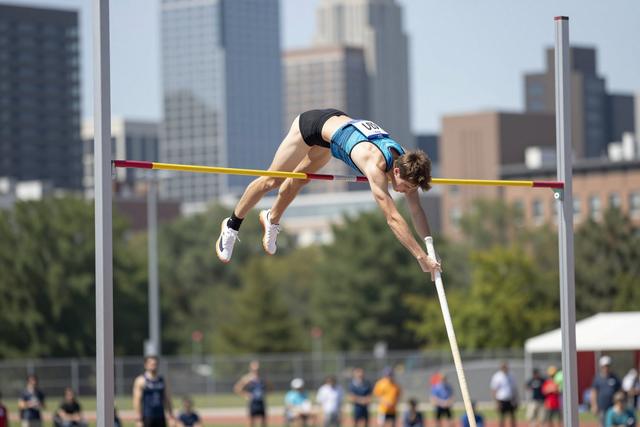 Teenager Gabriel Genest Breaks Montreal Pole‑Vault Record