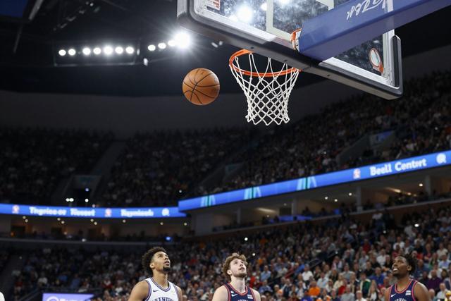 Wings Beat Tempo as WNBA Sets Attendance Record