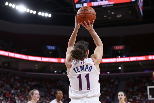 Marina Mabrey Scores 30 as Toronto Beats New York in Montreal