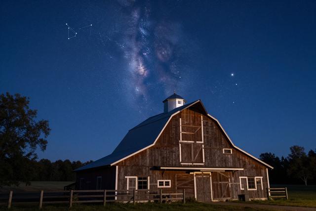 Artist Targets Historic Barn Roof for Black Heritage Mural