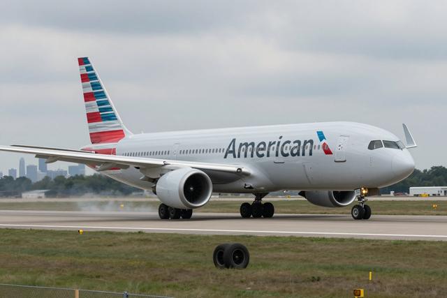 American Airlines Plane Loses Two Tires While Taxiing at O'Hare