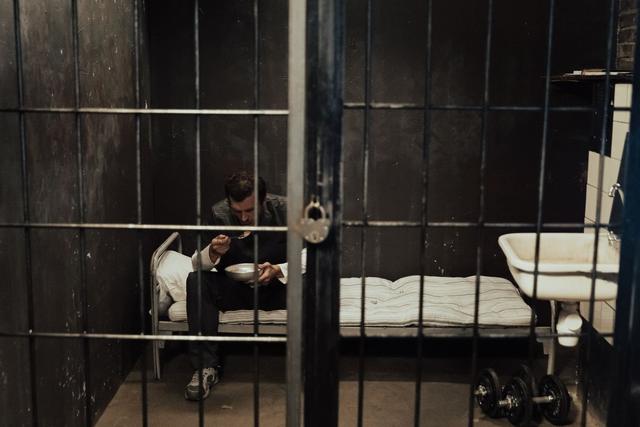 Orchestre de l’Agora Holds Monthly Concerts for Bordeaux Jail Inmates