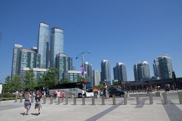 Thousands Join Toronto's 46th Terry Fox Run