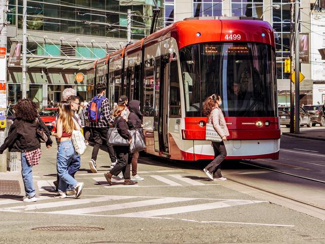 Mayoral hopefuls push fare freeze, evasion crackdown