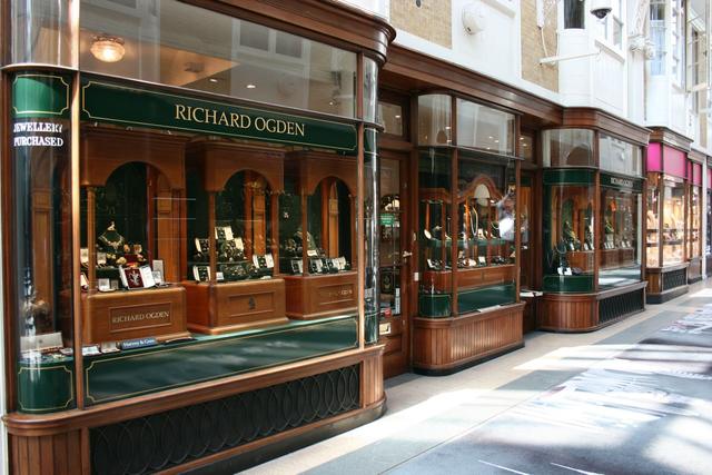Vehicle Ram Used in Kirkland Jewelry Store Heist