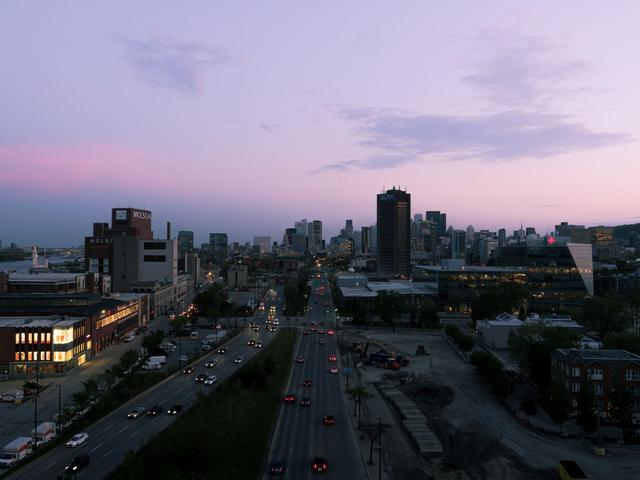 Volunteer Fights Digital Apathy in Montreal