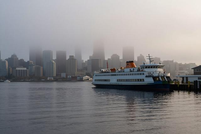 Transport Chief Calls for Ferry Service Resumption Tuesday