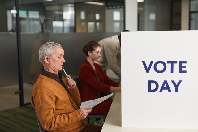 Over 222,000 Torontonians Vote Early in Record Turnout