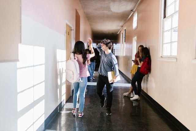 Jeanne‑Mance High School Has 400 Seats Vacant on Plateau