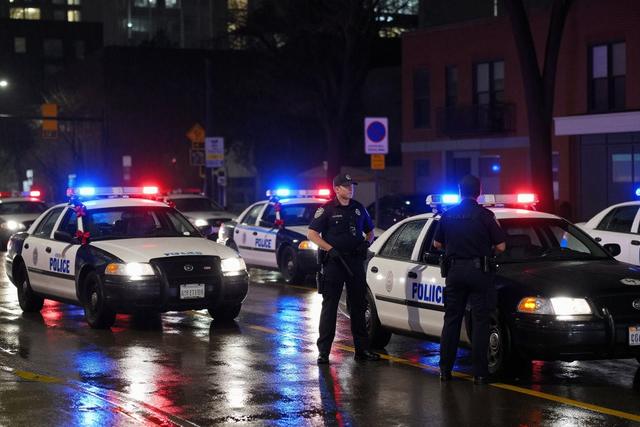 Woman Shot Inside Car in Chicago’s Brighton Park