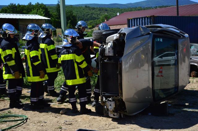 Police Seek Driver After Crash Overturns Car in Fairmount