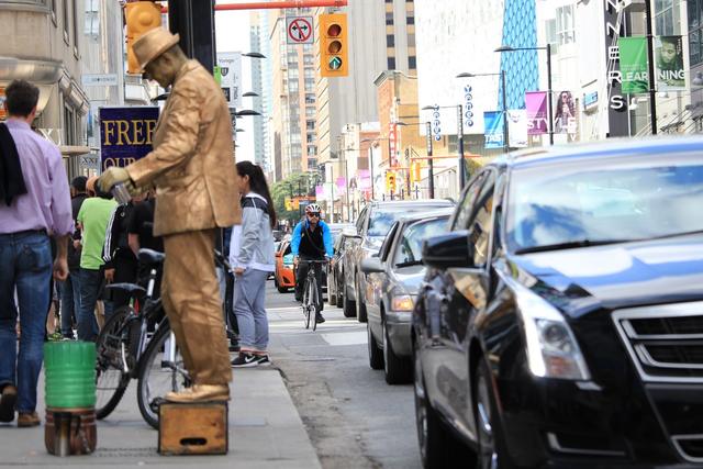 Ontario Removes Bike Lanes on Bloor Street West